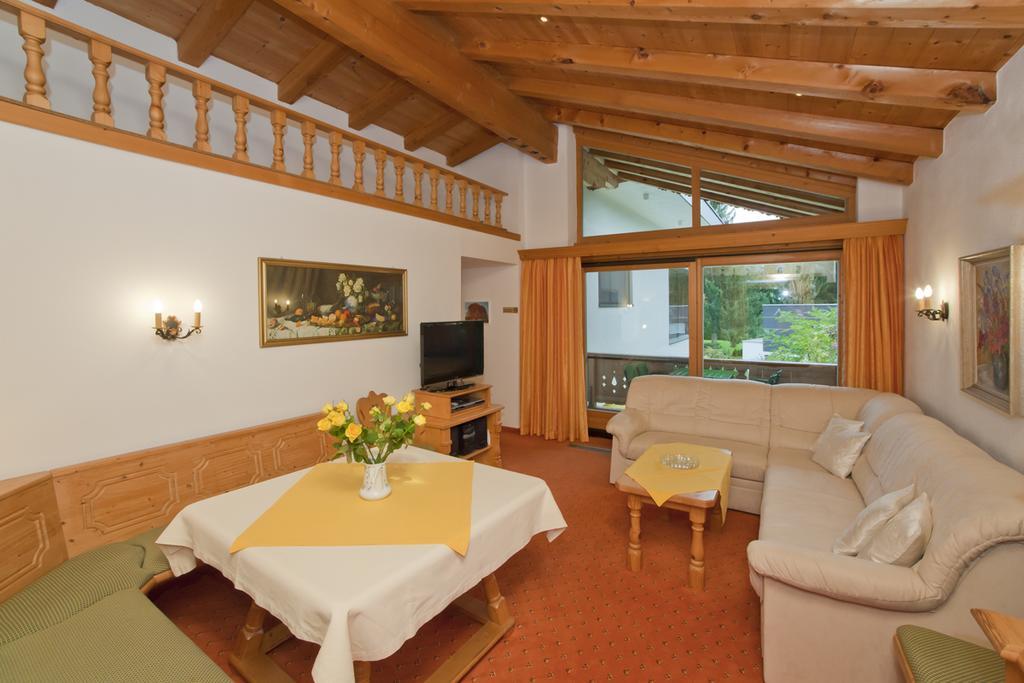 Haus Waldrand Appartement Oberndorf in Tirol Buitenkant foto